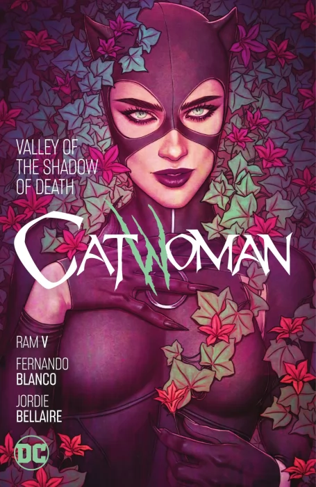 Catwoman, Volume 5: Valley of the Shadow of Death (Catwoman Vol. 5 #29-32)
